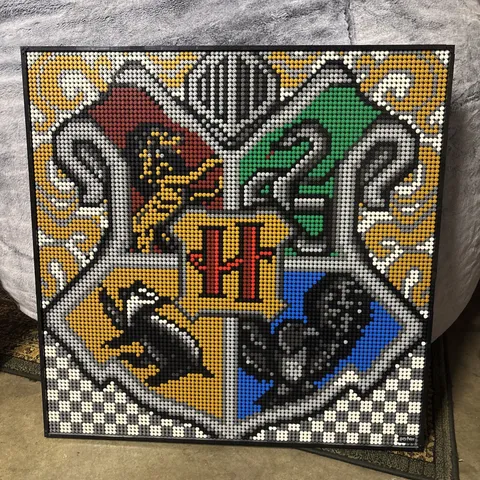 LEGO Art: Harry Potter Hogwarts Crest Shield Mosaic (31201) 2010 31”x31”