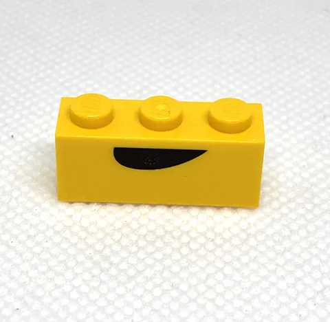 LEGO Parts Yellow Brick 1 x 3 w/Black Curved Semicircle (Banarnar) 3622pb102 X 1