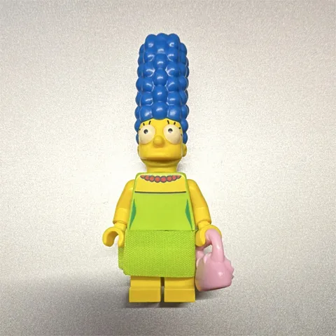LEGO Marge Simpson Minifigure The Simpsons with Pink Purse, Blue Hair
