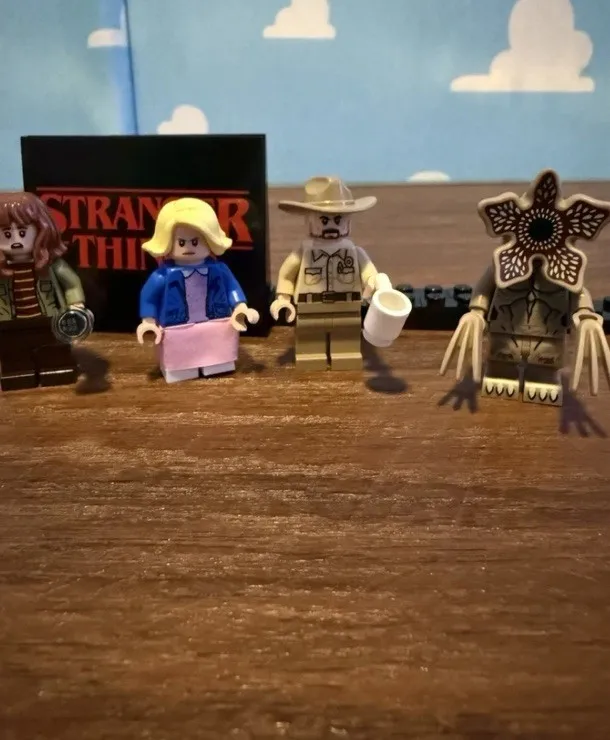 LEGO Stranger Things: The Upside Down House, No Box,  read Description