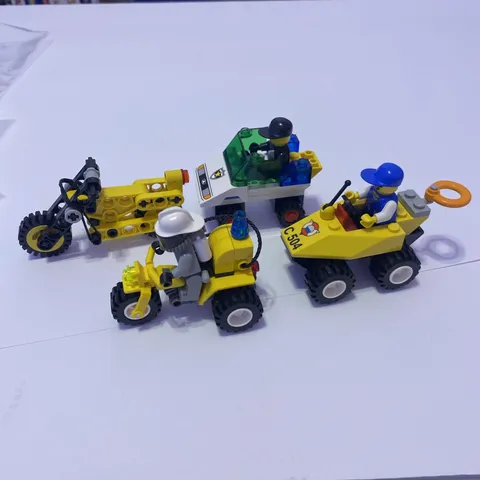 LEGO Mixed Lot 4 Small Vehicles & 3 Minifigures