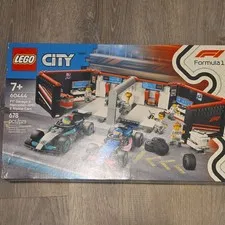 LEGO CITY: F1 Garage & Mercedes-AMG & Alpine Cars (60444)