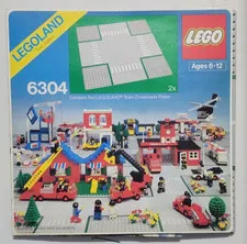 LEGO 6304 Classic Town Set: Crossroads Road Plates Complete and with catalog