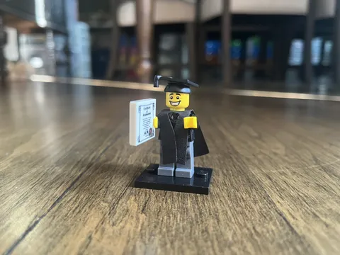 LEGO Graduate Minifigure - Collectible Series 5 CMF 8805 - col065