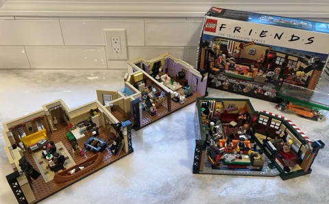 LEGO Icons: The Friends Apartments (10292) and Friends Central Perk (21319)