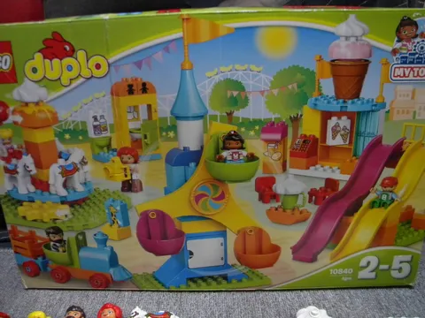 LEGO DUPLO 10840 Large Amusement Park Set Used Slightly Discolored with Box Dama