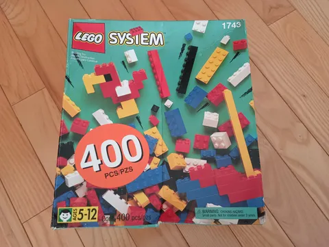 LEGO SYSTEM #1743  BRICKS BLOCKS  SET OF 400 PC INCOMPLETE