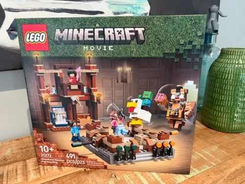 Lego A Minecraft Movie 21272 NIB