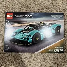LEGO Technic Aston Martin Valkyrie 42208 Hypercar Set 707 Pcs New Sealed