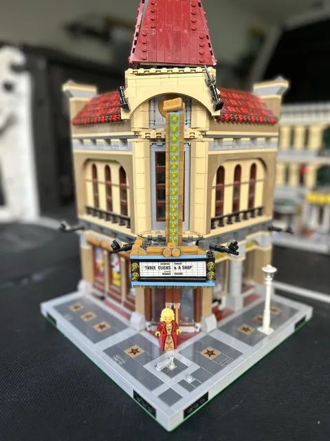 LEGO Modular Building Palace Cinema.  