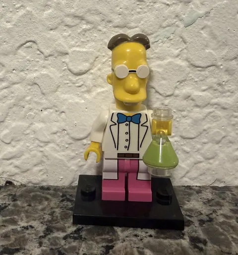 LEGO Professor Frink Minifigure Simpsons Series 2 with Stand & Accessory