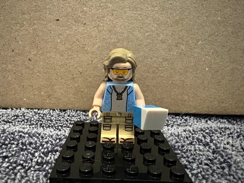 LEGO Star Wars 75389 Dark Falcon Beach Luke Skywalker Minifigure Authentic