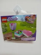 Lego 30411 FRIENDS Valentine 2020 Chocolate Box & Flower 75 pcs Sealed Package