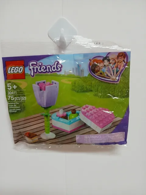 Lego 30411 FRIENDS Valentine 2020 Chocolate Box & Flower 75 pcs Sealed Package