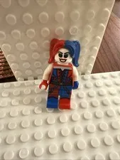 LEGO DC Minifigure - Harley Quinn (sh260) Blue Red Pigtails 76053
