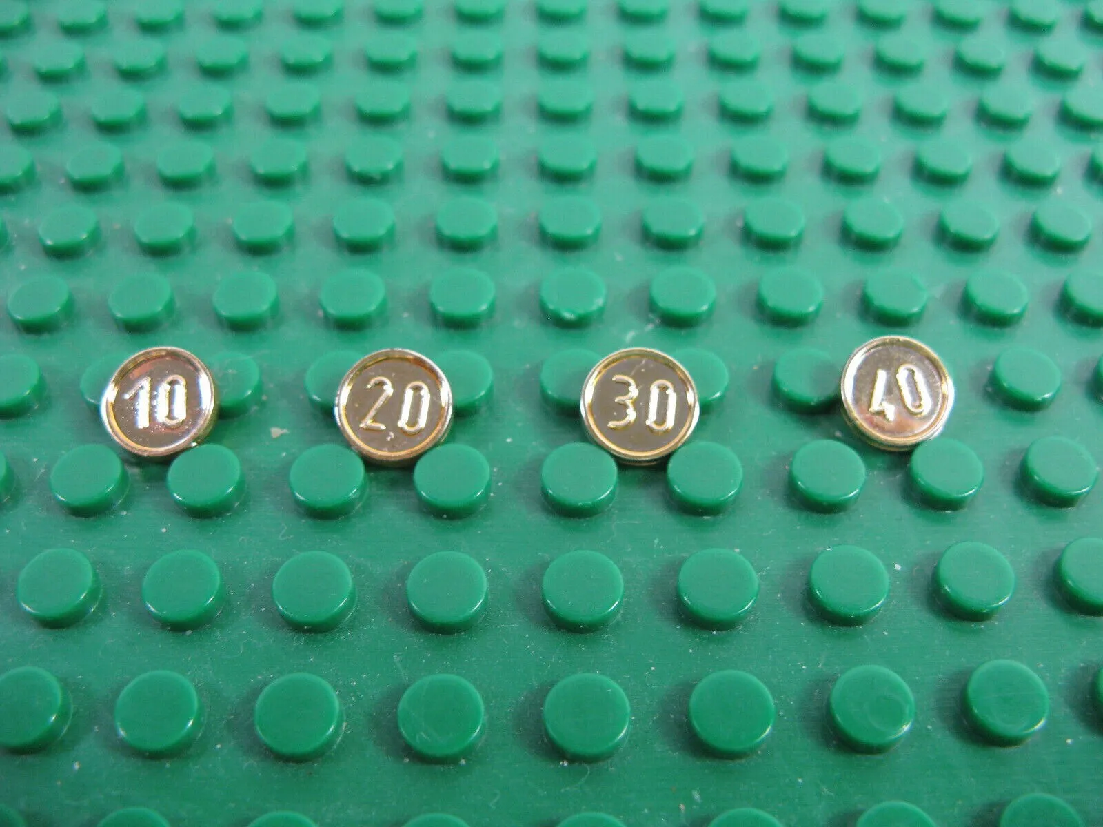 4x LEGO Chrome Gold Coin Money Minifigure 10 20 30 40 Pirares Adventurers #70501