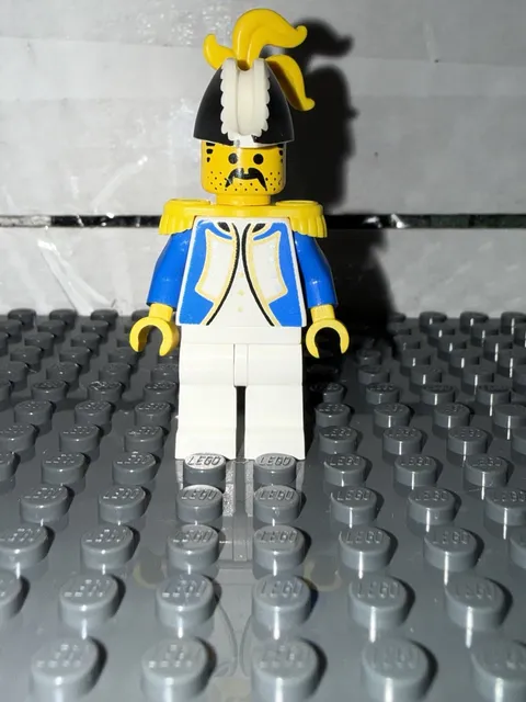 LEGO pi004 - Imperial Soldier - Governor with Yellow Feather