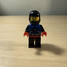 Vintage LEGO Scuba Space Minifigure Tubes Blue Chest Plates Uniform Black Helmet