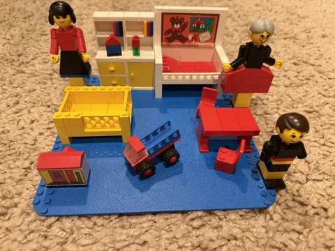 Vintage LEGO: Bedroom Set #5233 INCOMPLETE SET From 1979 with extra figures