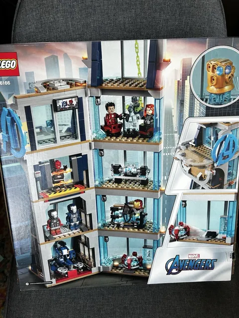 LEGO Marvel Avengers 76166 Avengers Tower Battle Set 685pcs Ages 8+