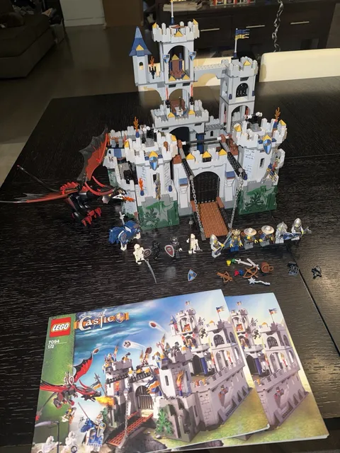 LEGO Castle: King's Castle Siege (7094) 100% Complete (Built For Display)