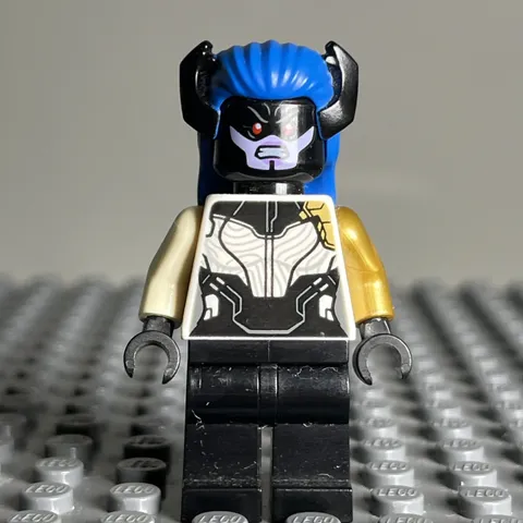 Lego marvel infinity war Proxima Midnight Minifigure 76104 sh0500 - 2D