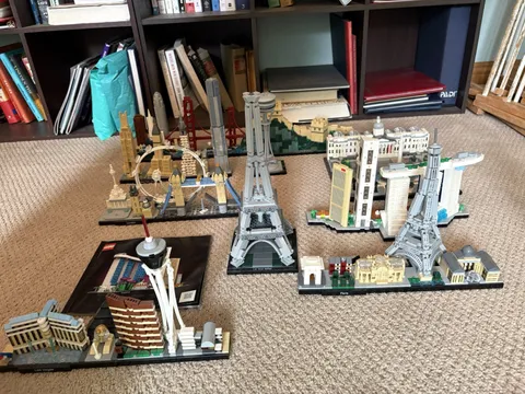LEGO Architecture Studio 21050 InComplete Set 1210pcs Skylines w/ Box