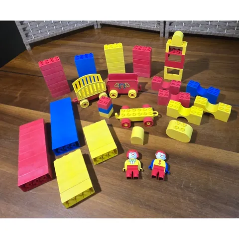Vintage Lego Duplo Circus Building Set Lot Clowns Train Cars Primary Colors