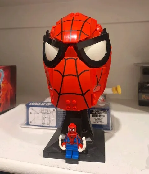 LEGO Super Heroes: Spider-Man's Mask (76285) minifigure