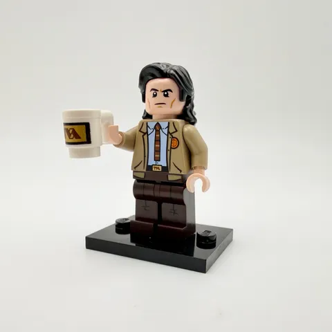 LEGO Marvel CMF Series 1 - Loki  (colmar-6)  Retired Minifigure