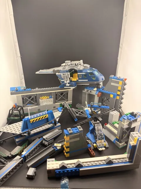 LEGO Jurassic World 75919 Indominus Rex Breakout Compound Wall Helicopter As-Is