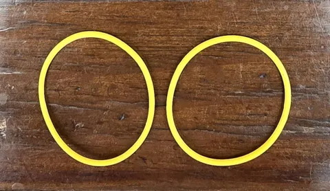 LEGO Yellow Rubber Belt set of 2 Extra Large (Round Cross Section) x90 35mm