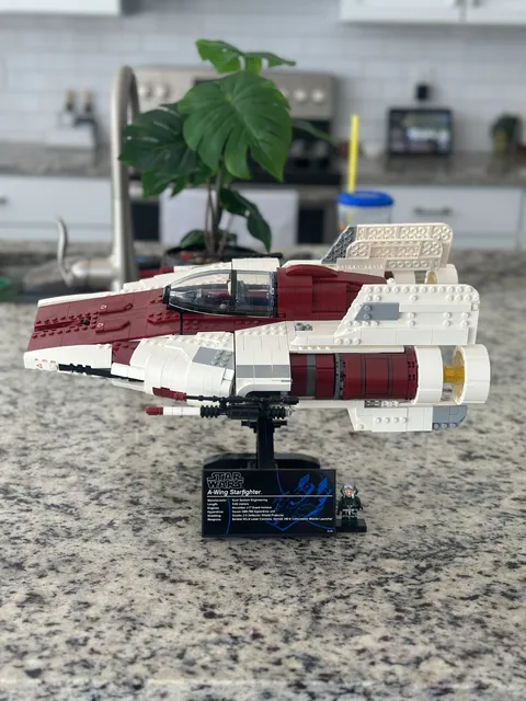 LEGO Star Wars 75275 UCS A-wing Starfighter 1673pcs Complete Near-Mint w/ Pilot