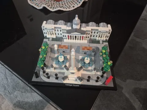 LEGO Architecture Trafalgar Square 21045 Landmark Series 1197pc Complete No Box