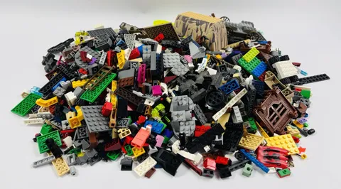 5.8 lbs Bulk LEGO & Mega Bloks Lot - Bricks, Plates, Castle & Police Parts