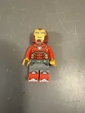 LEGO Marvel Super Heroes Iron Man Minifigure Red Armor Grey Legs Gold Hands