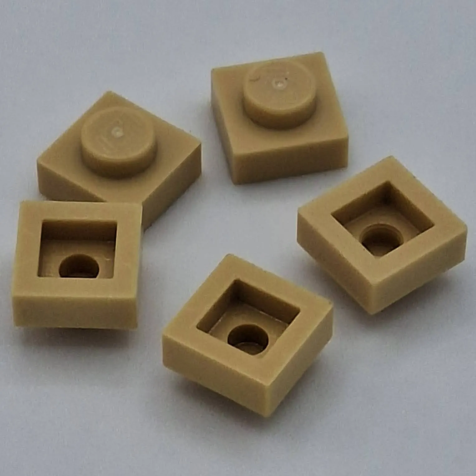 Lego - 5 Basic Tan 1 x 1 Stud Plates 3024