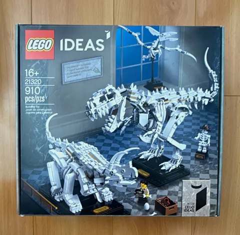 LEGO Ideas Dinosaur Fossils 21320 InComplete Set 910 Pieces 16+ Display Stand