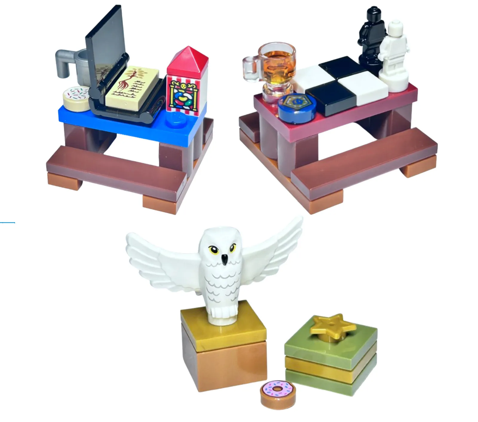 NEW Lego Harry Potter Table with Book & Food, Table with Chess, Hedwig and Prese