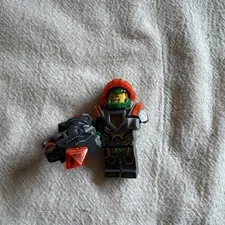 Lego  Minifigure Nexo Knights Aaron 70317 WITH BLASTER AND HELMET