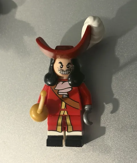 LEGO Captain Hook Minifigure Disney Minifigures Series w/ all accessories