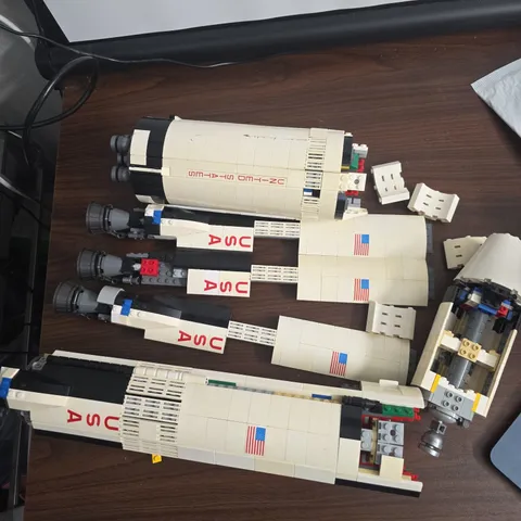 LEGO Ideas: NASA Apollo Saturn V 21309 ***Incomplete Yellowing