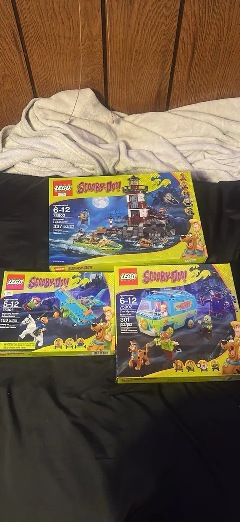 LEGO Scooby-Doo 75903, 75902, 75901 Sets. 