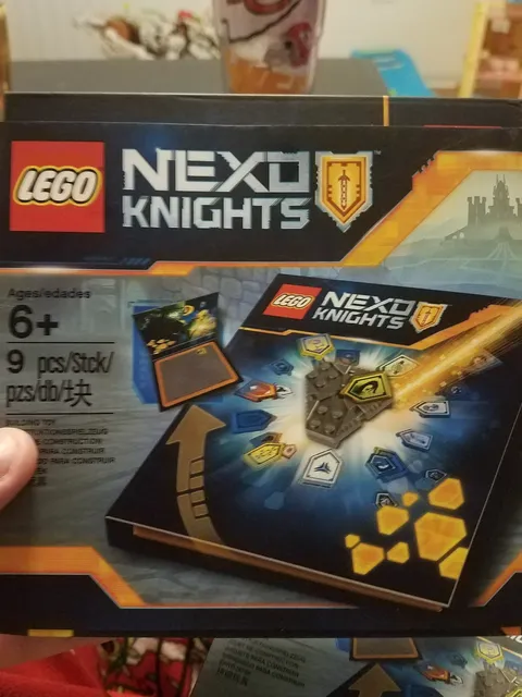 Lego Nexo Knights 25 Power Shields Collector Case 5004913  NEW