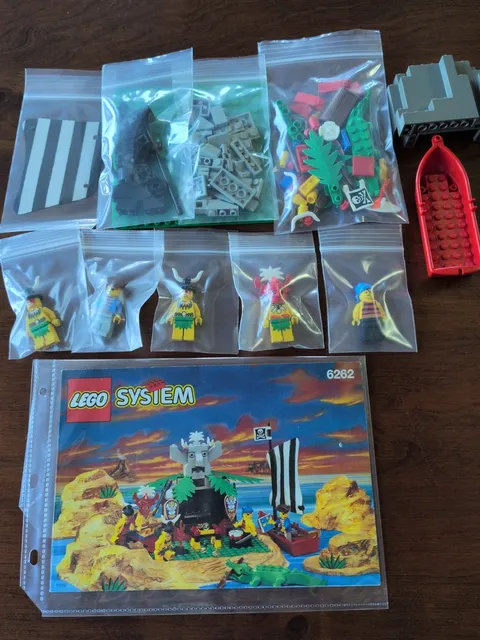 LEGO Pirates: King Kahuka's Throne (6262) 100% w/ Minifigures & Instructions
