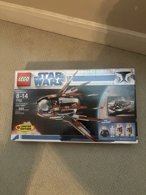LEGO 7752 Star Wars: Count Dooku's Solar Sailer (New Sealed In Box)