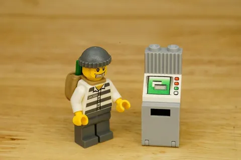 LEGO Minifigure cty0007 Police City Jail Prisoner 50380 Gold Tooth ATM Robbery