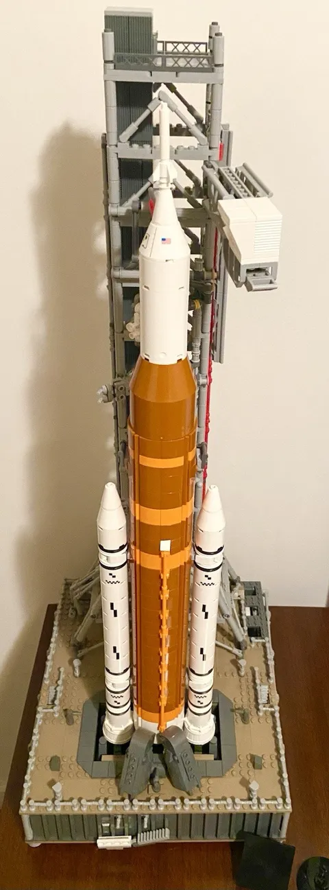 LEGO Icons: NASA Artemis Space Launch System (10341) ALREADY BUILT
