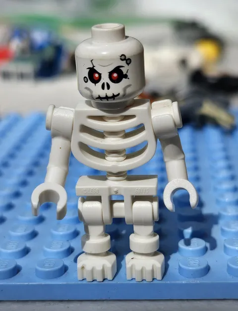 LEGO® Skeleton Minifigure Fantasy Era Warrior  Halloween CASTLE cas328