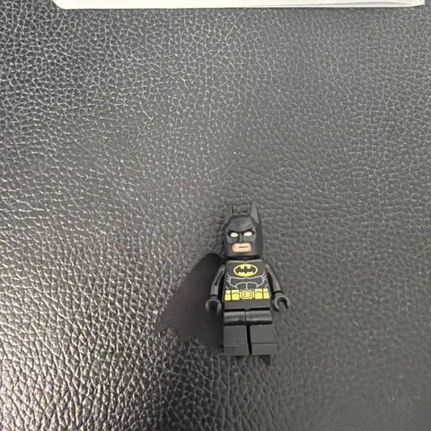 LEGO Batman Black Suit Minifigure Figure Minifig 7781 7783 7785 Modern Cowl